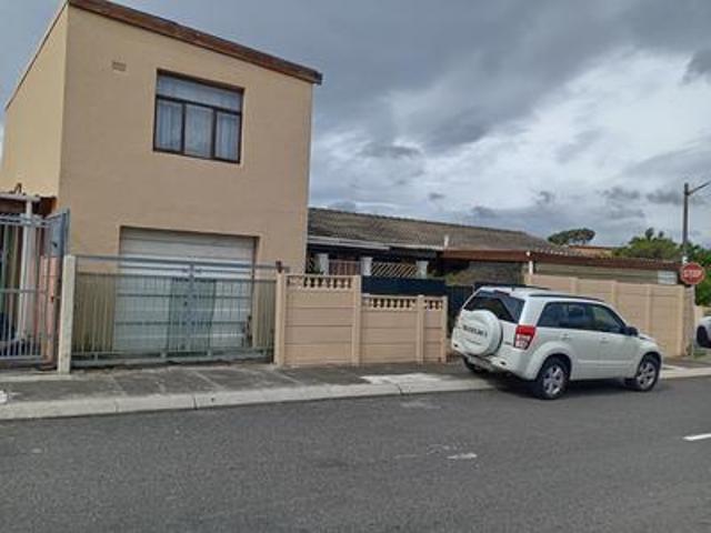 House for sale in Mitchells Plain, Western Cape