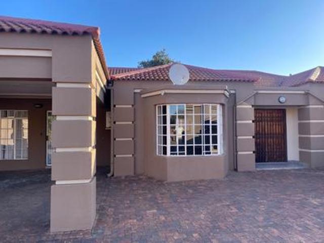 Townhouse for sale in Sedibeng, Gauteng