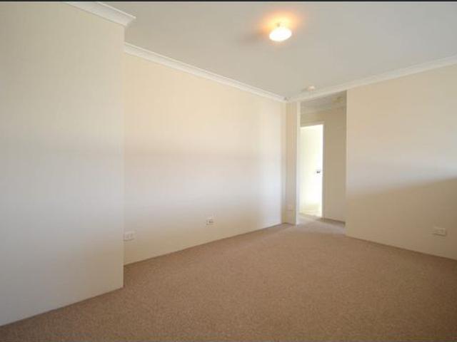 Townhouse for rent in Riverton, City of Canning