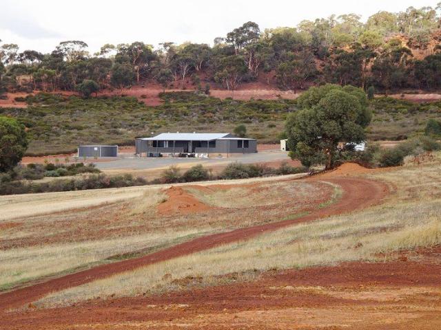 Cottage for sale in Brookton, Western Australia