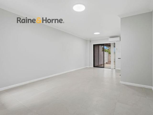 Townhouse for rent in Sydney, New South Wales