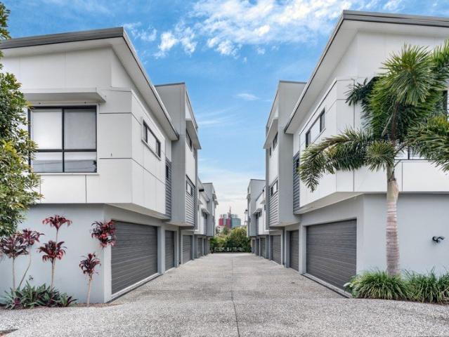 Townhouse for sale in Fernbrook, Queensland