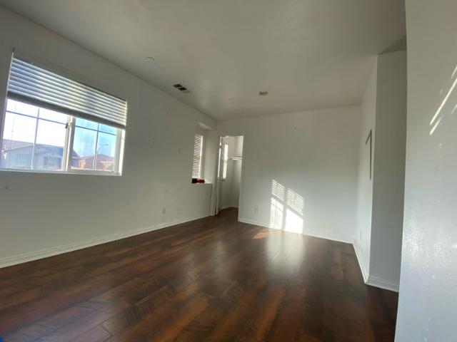 Room for rent in Canyon Country, California