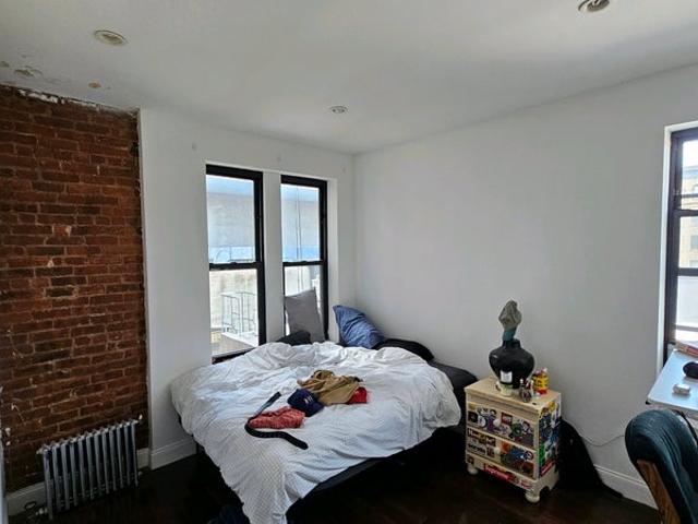 Room for rent in Arverne, New York