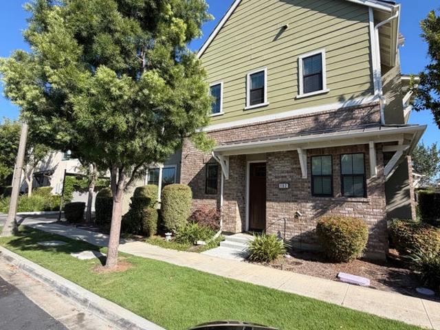 Room for rent in Canoga Park, California