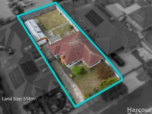 House for sale in Dandenong