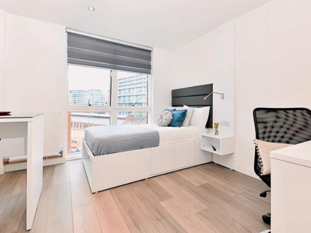 Studio for rent in St Ann's, Haddon