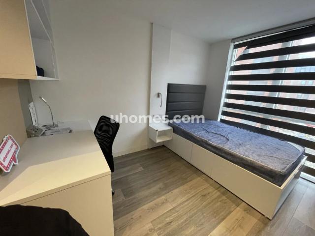 Studio for rent in St Ann's, Haddon
