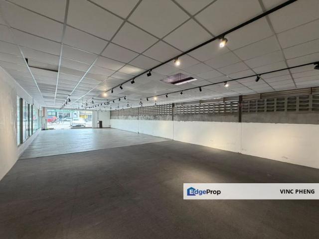 Shop for rent in Malaka