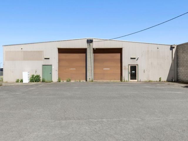 Warehouse for rent in Drysdale, Victoria