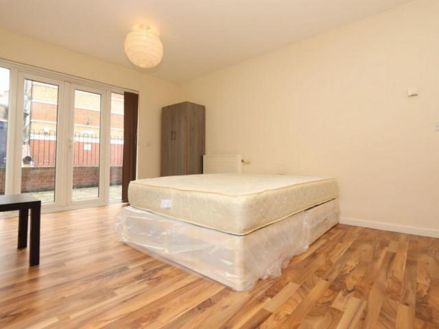 Room for rent in Old Kent Road, Greater London