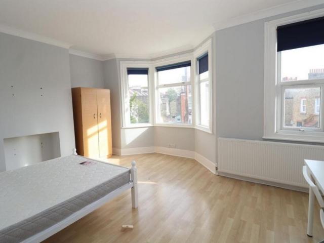 Room for rent in London Borough of Lewisham, Ladywell