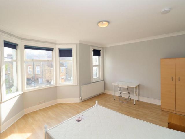 Room for rent in London Borough of Lewisham, Ladywell