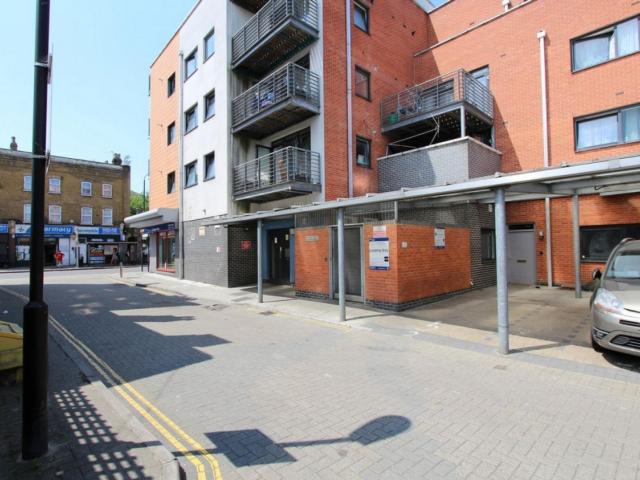 Room for rent in Maryland, Greater London
