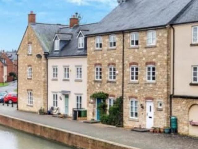 Room for rent in Selsley, School House