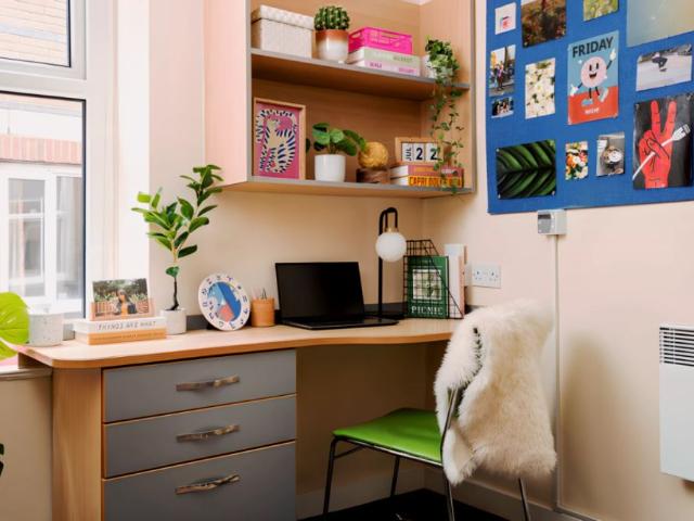Room for rent in Calderstones