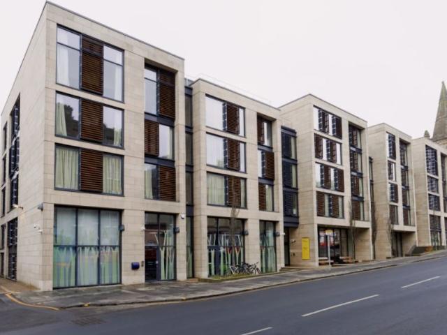 Room for rent in Southside, Scotland