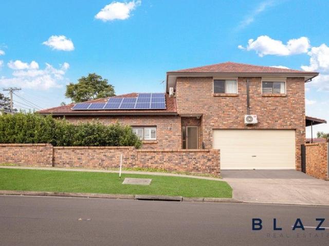House for sale in Fairfield Heights