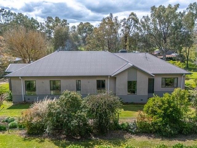 House for sale in Gapsted, Victoria