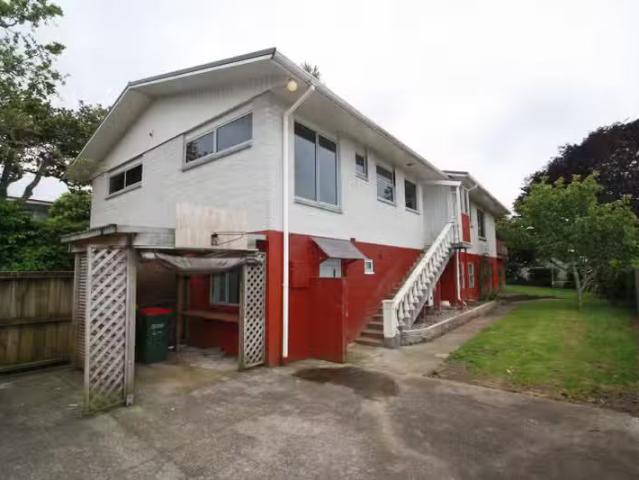 House for rent in Kelston