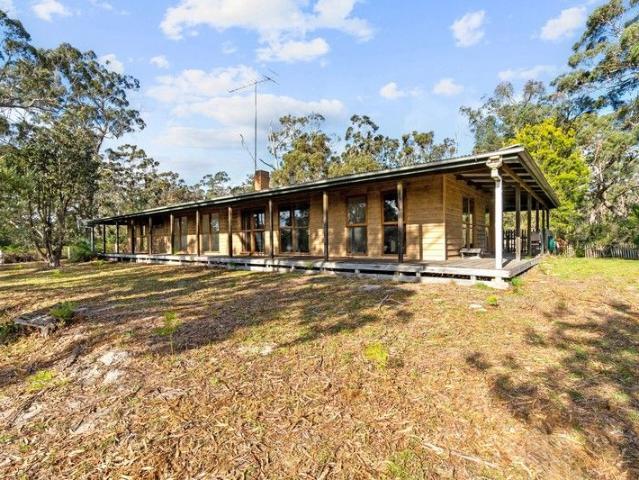 Cottage for sale in Willung, Victoria