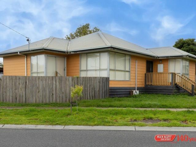 House for sale in Pioneer Bay, Victoria