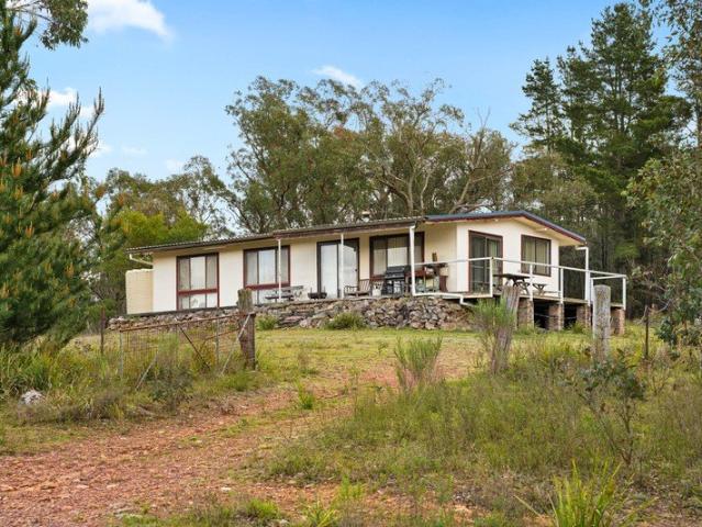 Cottage for sale in Towrang, New South Wales