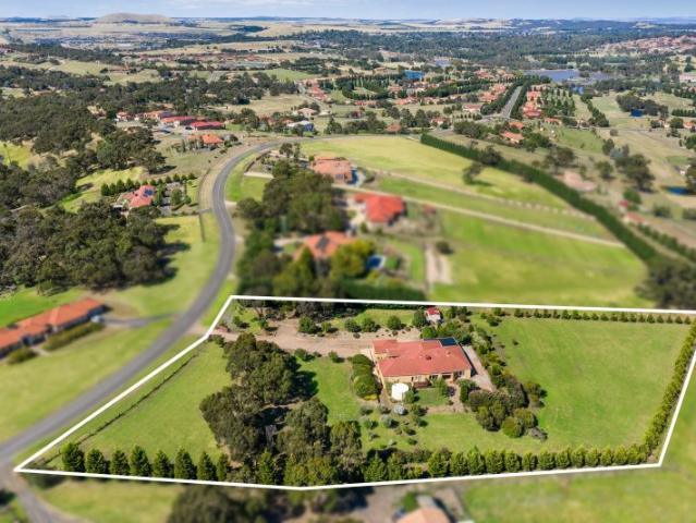 Cottage for sale in Wallan, Victoria