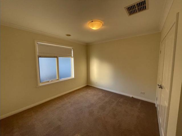 Townhouse for rent in Keilor East, Melbourne