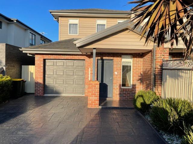 Townhouse for rent in Keilor East, Melbourne