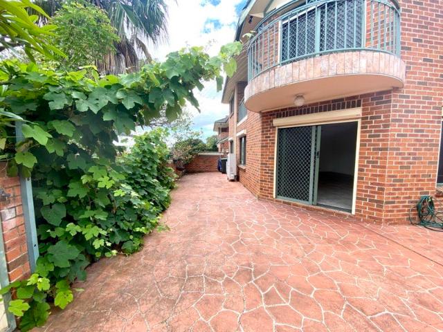 Townhouse for rent in Condell Park, Sydney