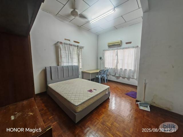 Room for rent in Malaka