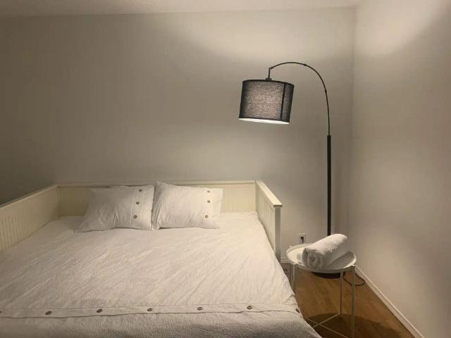 Room for rent in MacEwan Glen, Calgary