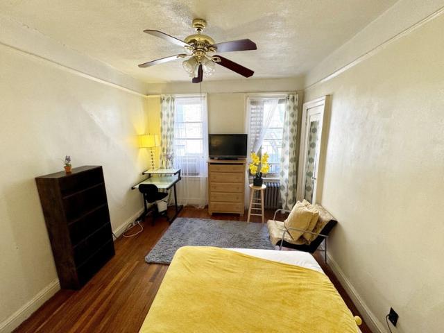 Room for rent in Arverne, New York