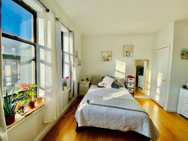 Room for rent in Arverne, New York