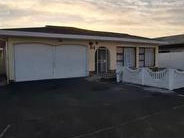 House for sale in Goodwood, Western Cape