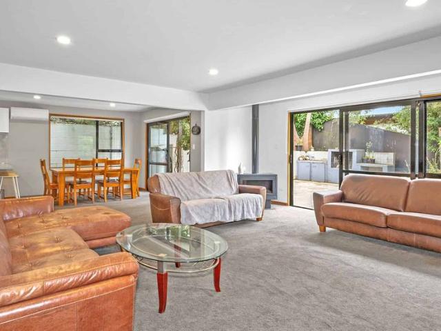 House for rent in Chaslands, Canterbury