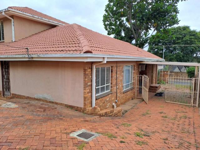 House for rent in Waterkloof, Gauteng