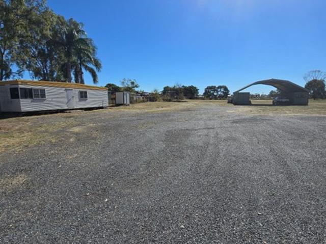 Warehouse for rent in Gracemere, Queensland