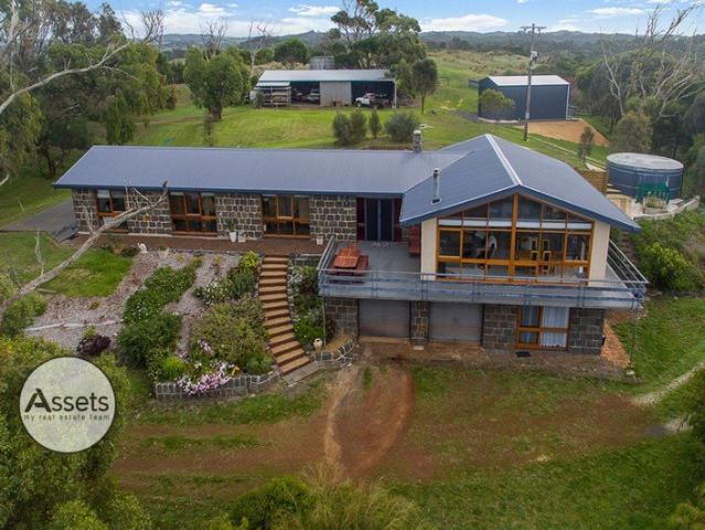 Cottage for sale in Portland, Victoria