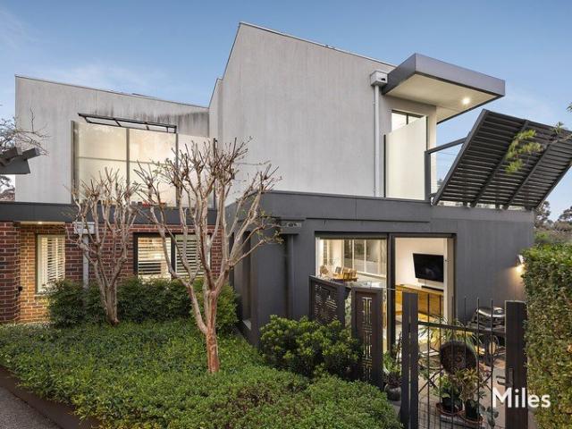 Townhouse for sale in Eaglemont, Melbourne