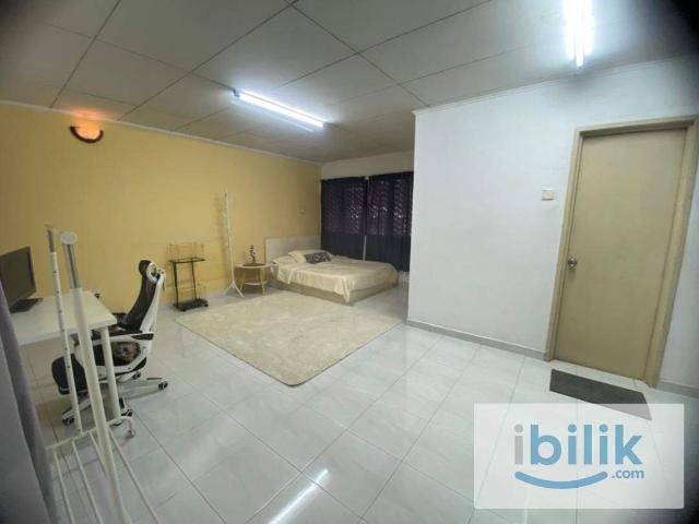 Room for rent in PJU 6, Petaling Jaya