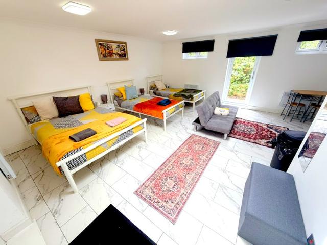 Studio for rent in London Borough of Merton, Greater London