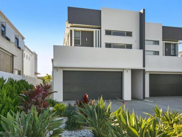 Duplex for rent in Fernbrook, Queensland
