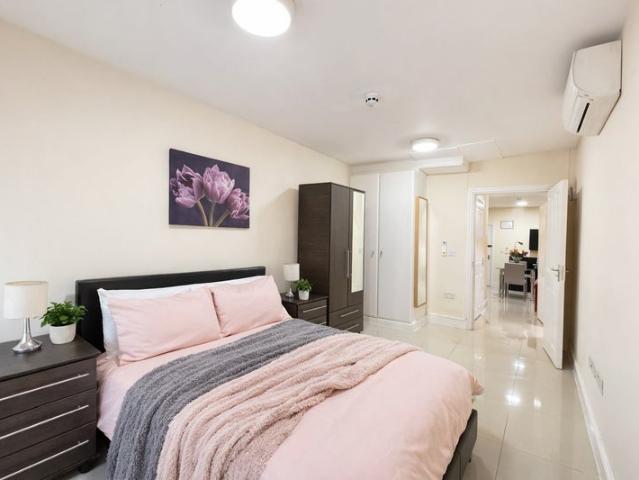 Apartment for rent in South Kensington, Isle Of Man