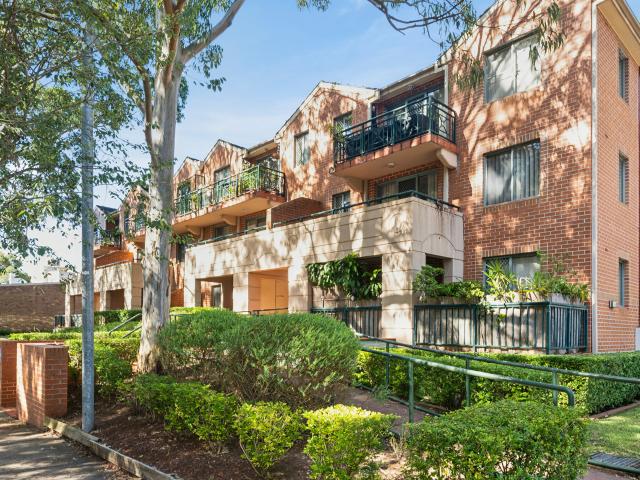 Apartment for rent in Lower North Shore, Sydney