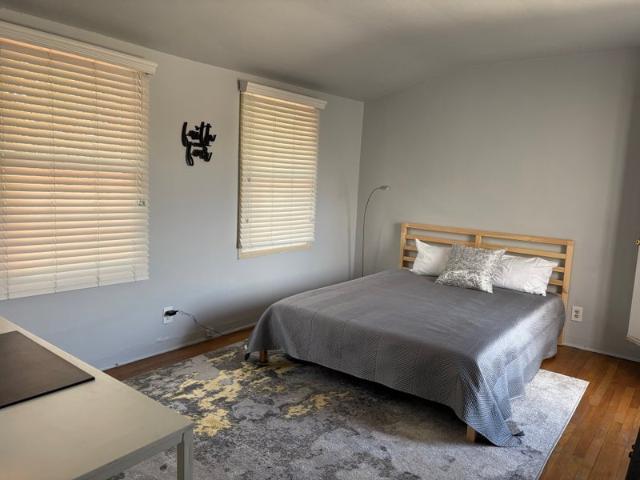 Room for rent in Canoga Park, California