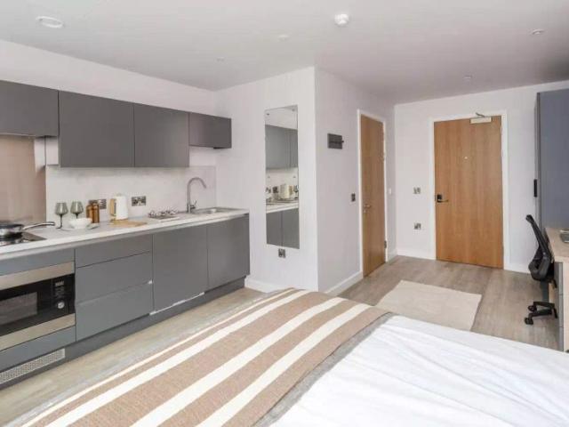Studio for rent in West Yorkshire