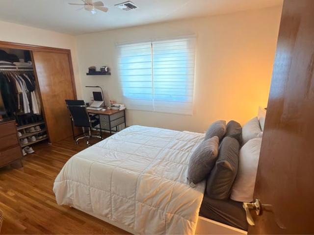 Room for rent in The Ironbound, Newark
