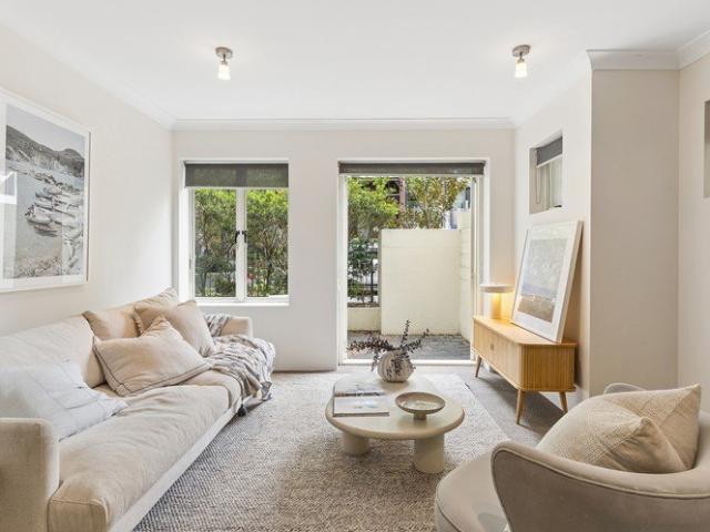 Apartment for sale in Lower North Shore, Sydney